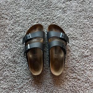 Black birkenstock size 39/8.5 US